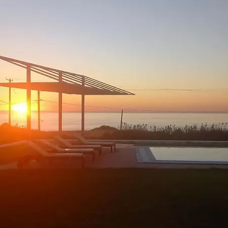 Willa Cristelia Seafront & Pool