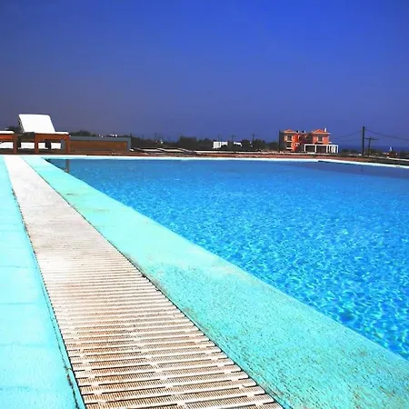 ヴィラ Cristelia Seafront & Pool