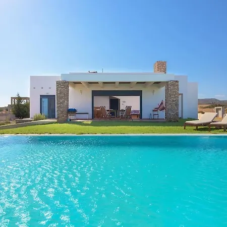 Cristelia Seafront & Pool Villa