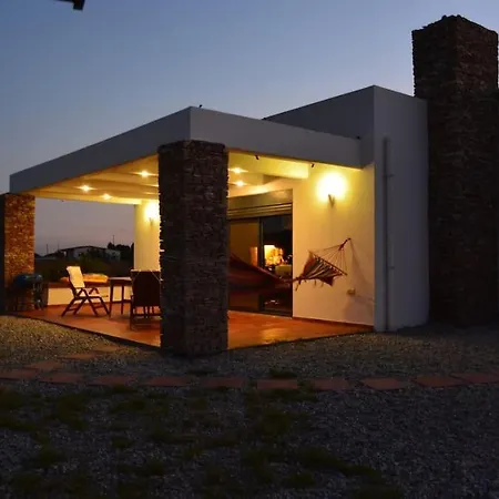 Cristelia Seafront & Pool