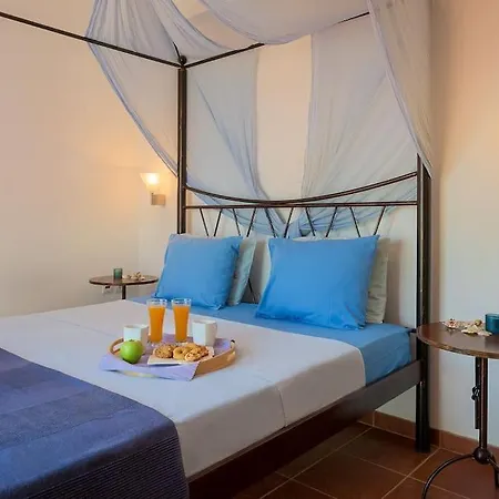 Cristelia Seafront & Pool Villa Lakhania