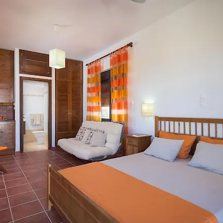 Cristelia Seafront & Pool Villa