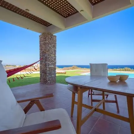 Villa Cristelia Seafront & Pool