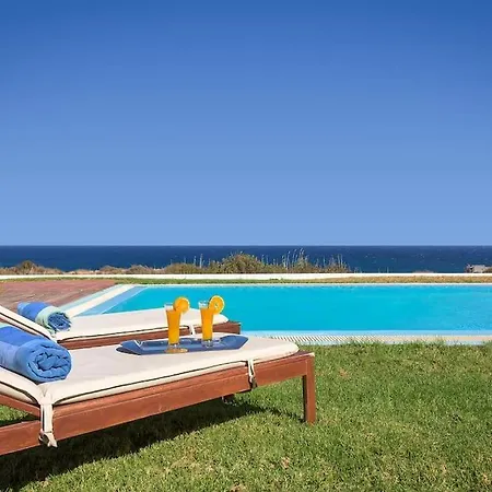 Christiliana Seaside Pool * Λαχανιά
