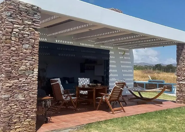 Cristelia Seafront & Pool Villa Lahaniá