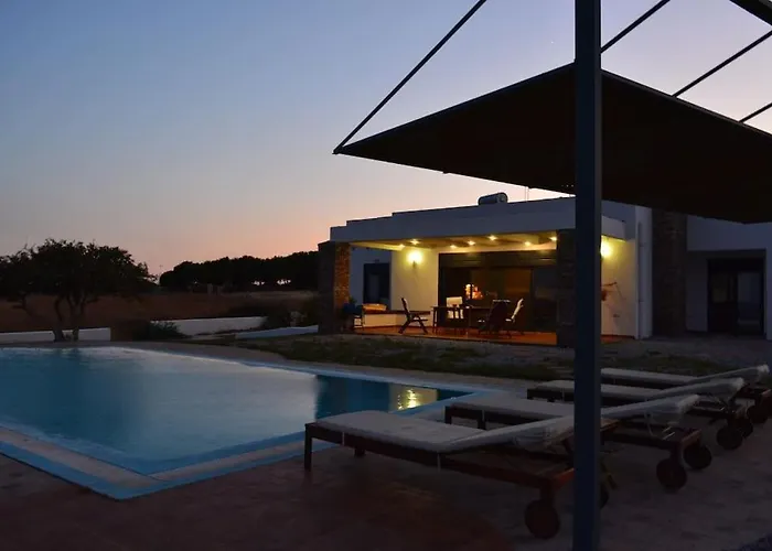 Cristelia Seafront & Pool Villa