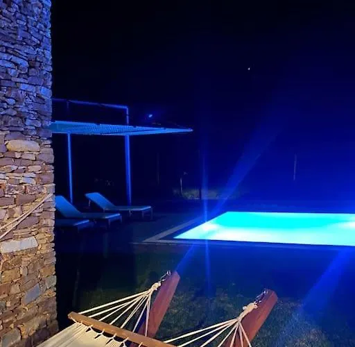 Cristelia Seafront & Pool *