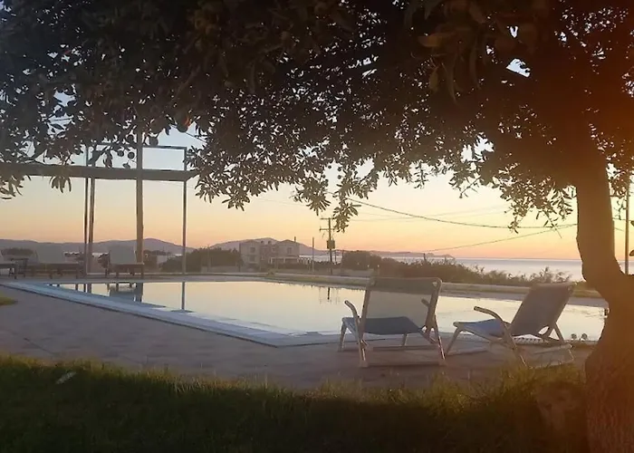 Villa Cristelia Seafront & Pool Lahaniá