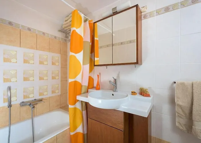 Villa Cristelia Seafront & Pool