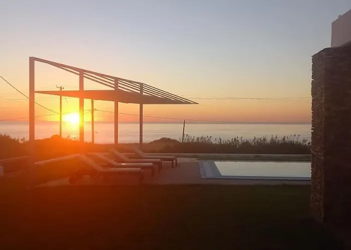 Villa Cristelia Seafront & Pool