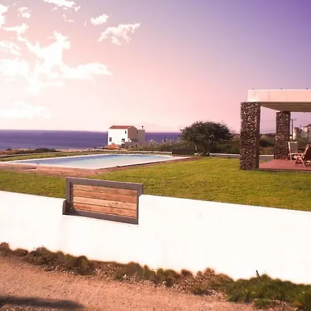 Villa Cristelia Seafront & Pool *