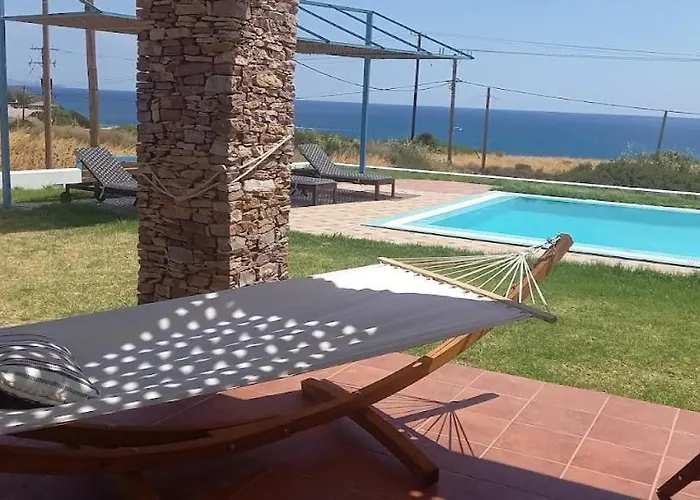 Vilă Cristelia Seafront & Pool *