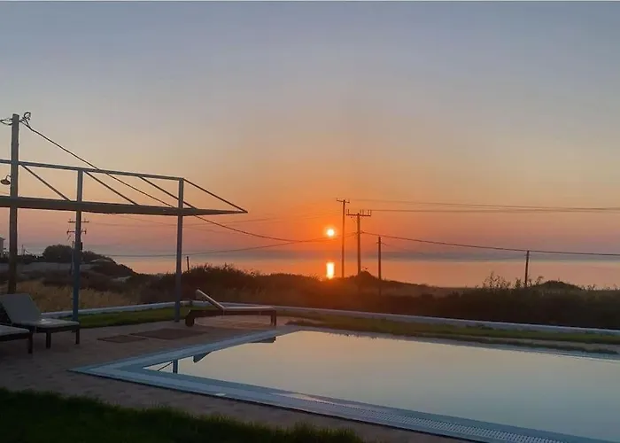 Cristelia Seafront & Pool Vilă *