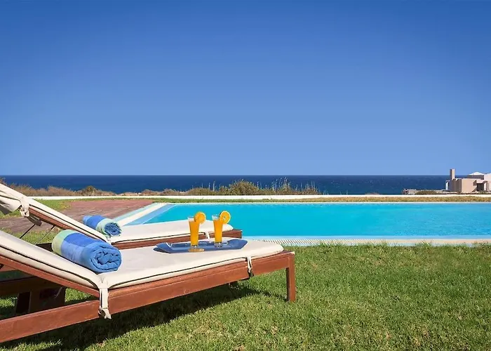 Cristelia Seafront & Pool * Lachania